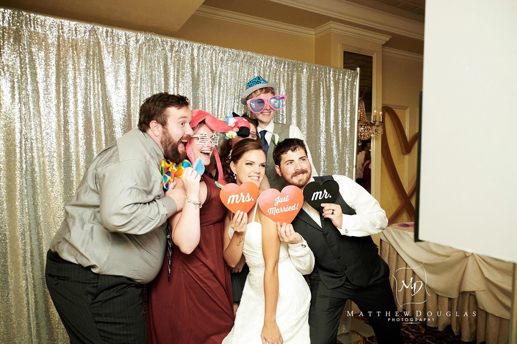 olde mill inn wedding photobooth