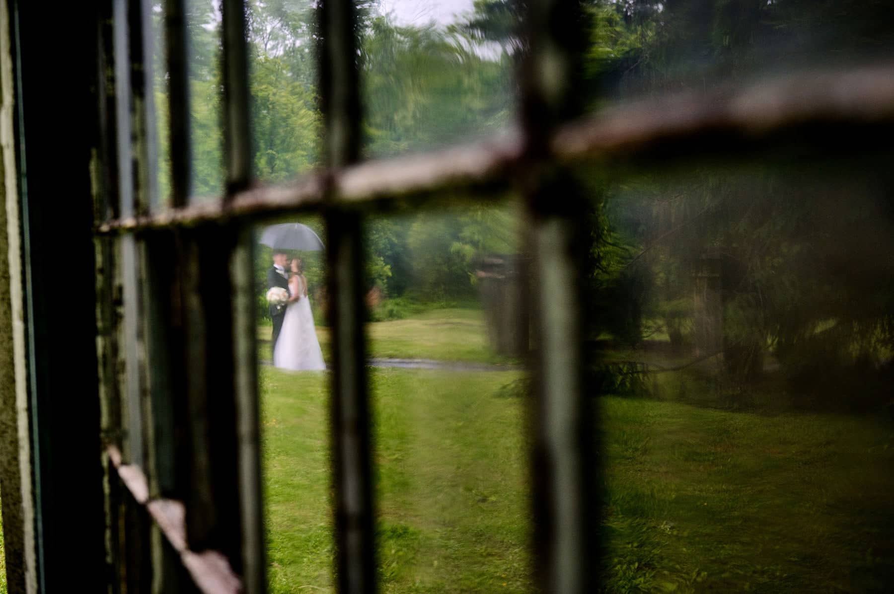 colonial park wedding photo