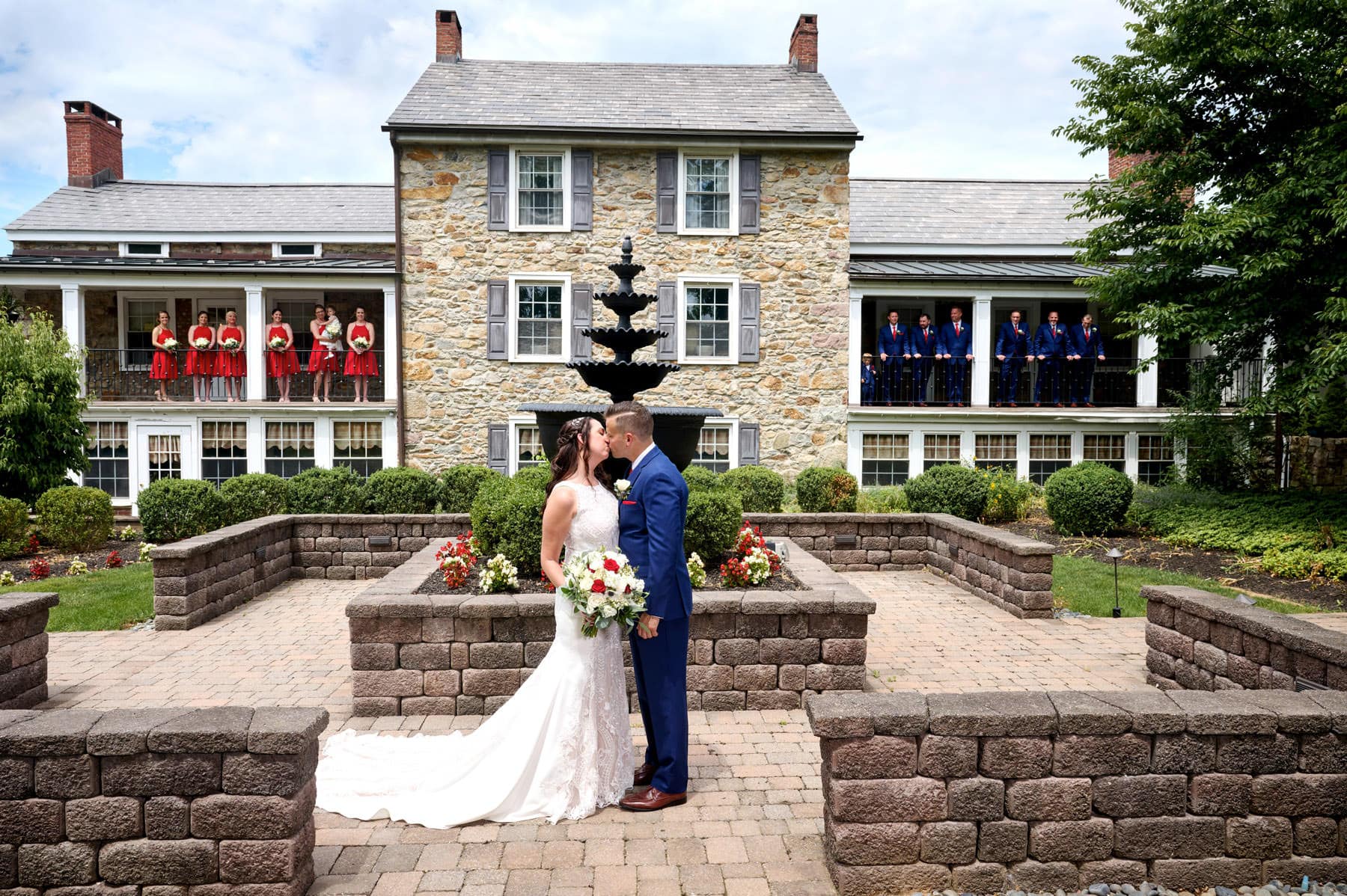 wedding party in front of The Farmhouse in Hampton NJ